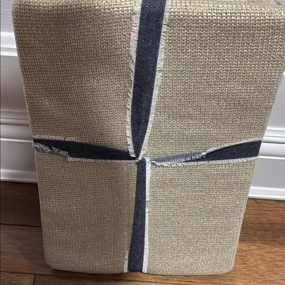 NWT Pottery Barn Emily & Meritt Textured Throw Blanket - Picture 2 of 4